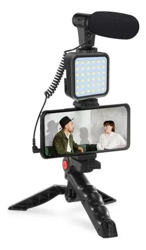 Kit De Grabación Con Micrófono Luz Led Y Soporte Tripode Color Negro