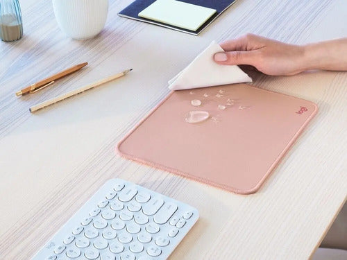 Padmouse Logitech Studio Series Rose 23x20cm Color Rosa