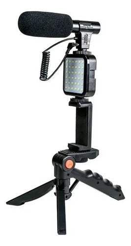 Kit De Grabación Con Micrófono Luz Led Y Soporte Tripode Color Negro